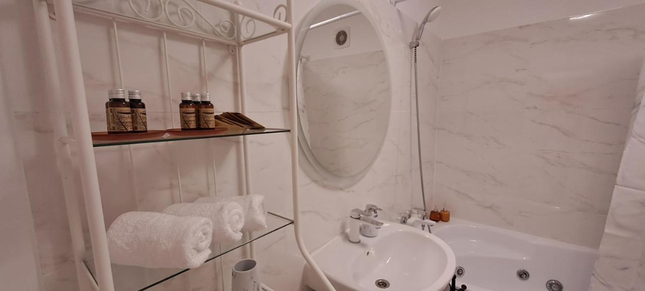 Cotroceni Accommodations Upstairs 부쿠레슈티 외부 사진